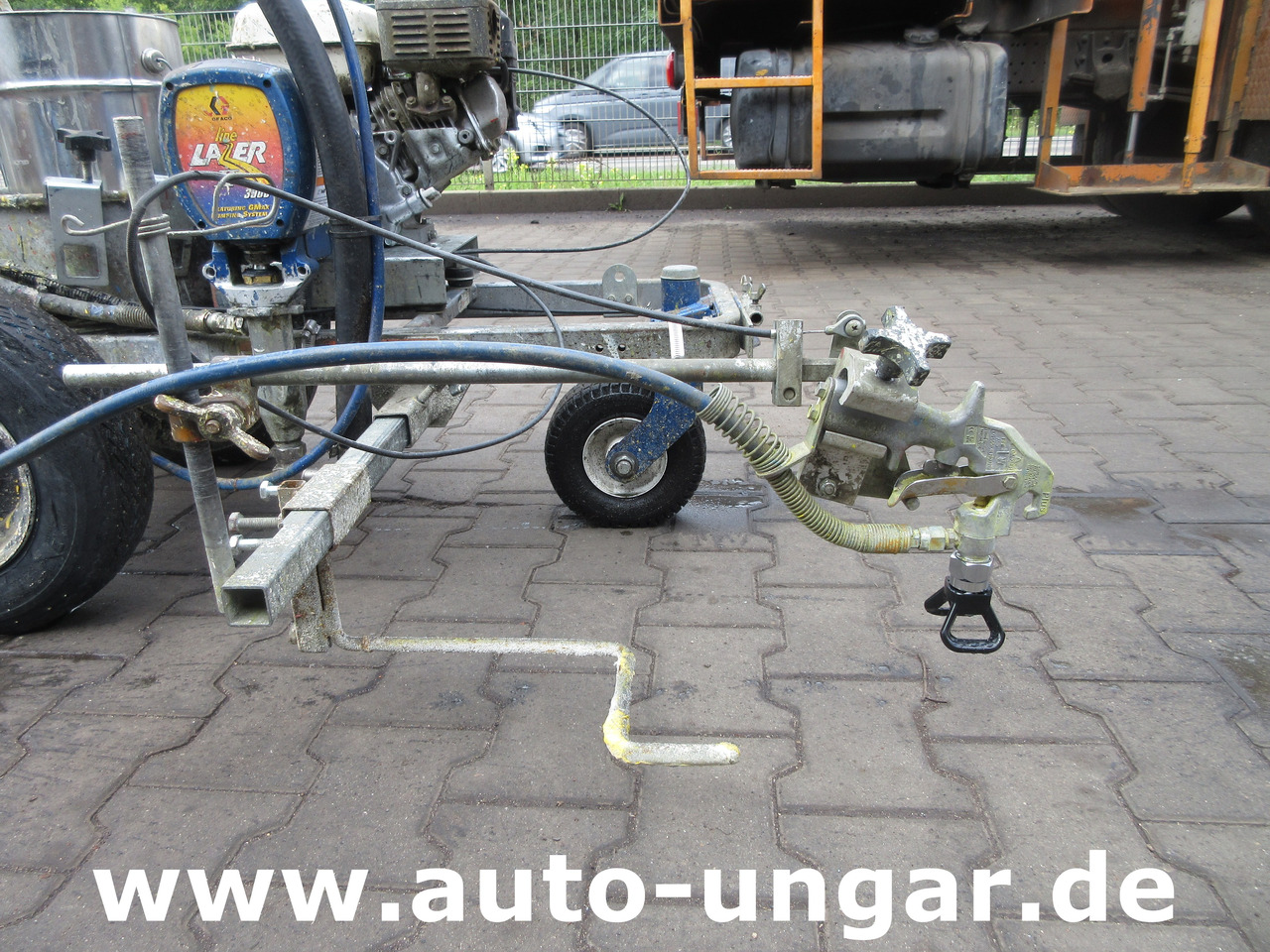 Graco LineLazer II 3900 Airless Roadmarking Machine Hofmann Markiermaschine - Construcción de carreteras: foto 2 Graco LineLazer II 3900 Airless Roadmarking Machine Hofmann Markiermaschine - Construcción de carreteras: foto 2
