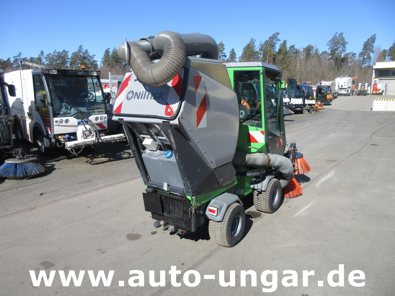NILFISK Park Ranger 2150 Egholm Geräteträger mit Kehraufbau Baujahr 2018 Perkins - Barredora vial: foto 3 NILFISK Park Ranger 2150 Egholm Geräteträger mit Kehraufbau Baujahr 2018 Perkins - Barredora vial: foto 3