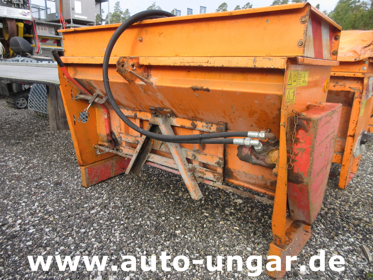 Tractor municipal Rauch UKS 120 Anbaustreuer Salzstreuer hydraulisch Streuautomat Winterdienst: foto 5