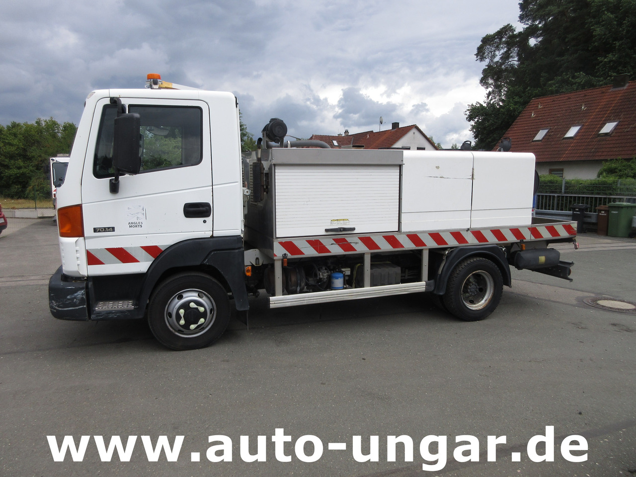 NISSAN Atleon 70.14 mit Hochdruckreiniger Wasserwagen Waschwagen Kärcher High Pressure - Vehículo municipal: foto 4 NISSAN Atleon 70.14 mit Hochdruckreiniger Wasserwagen Waschwagen Kärcher High Pressure - Vehículo municipal: foto 4