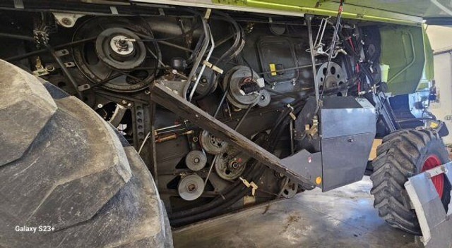 Cosechadora de granos para transporte de alimentos Claas Tucano 450 (839) +V 750: foto 10