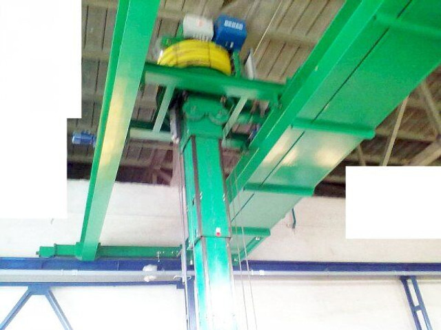 Demag +(CZ) Iteco (el. 2t/4.2m teleskop 25m - Grúa: foto 2 Demag +(CZ) Iteco (el. 2t/4.2m teleskop 25m - Grúa: foto 2