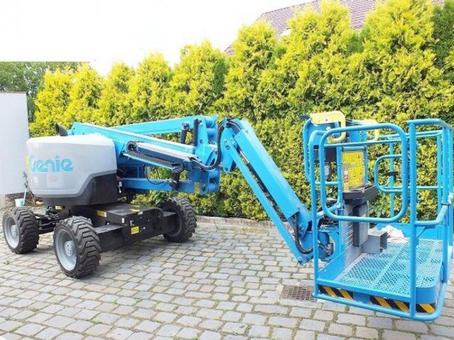 Genie top! Z45 XC diesel 4x4 * 15.86m/454kg - Plataforma articulada: foto 3 Genie top! Z45 XC diesel 4x4 * 15.86m/454kg - Plataforma articulada: foto 3