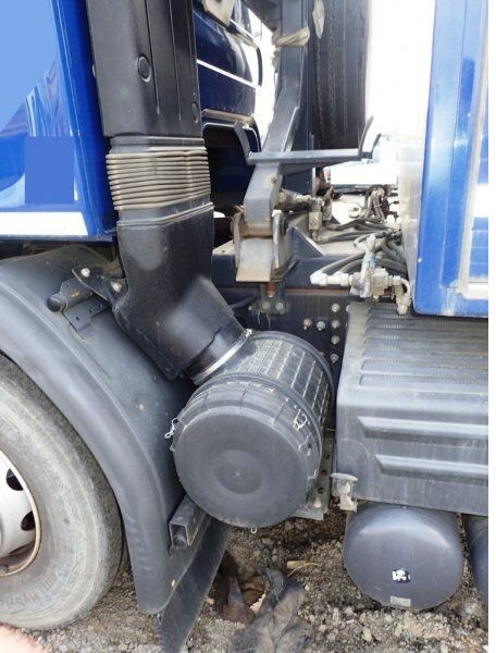 Camión cisterna para transporte de combustible Renault 19.5t +8m3 (5+3) Kobit: foto 12