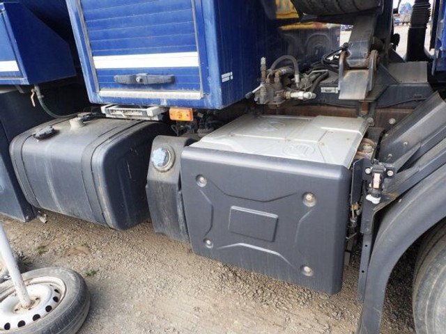 Camión cisterna para transporte de combustible Renault 19.5t +8m3 (5+3) Kobit: foto 14