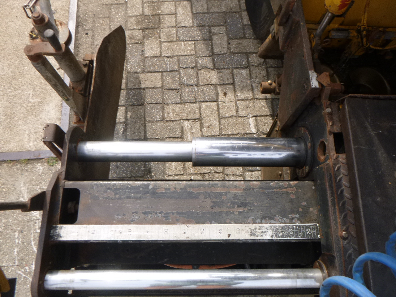 Pavimentadora de asfalto CATERPILLAR BB730: foto 24