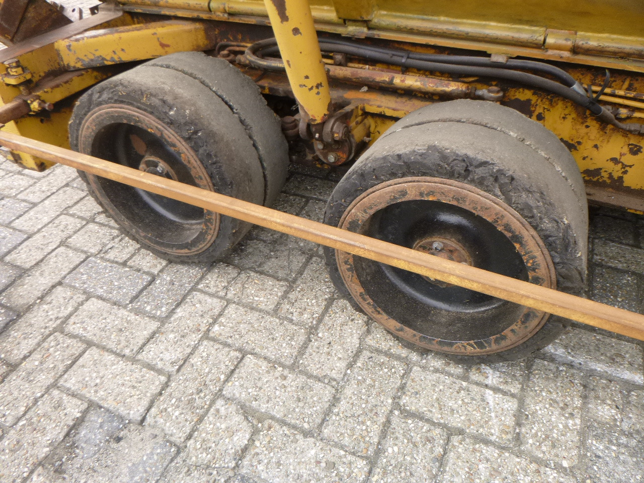 Pavimentadora de asfalto CATERPILLAR BB730: foto 11