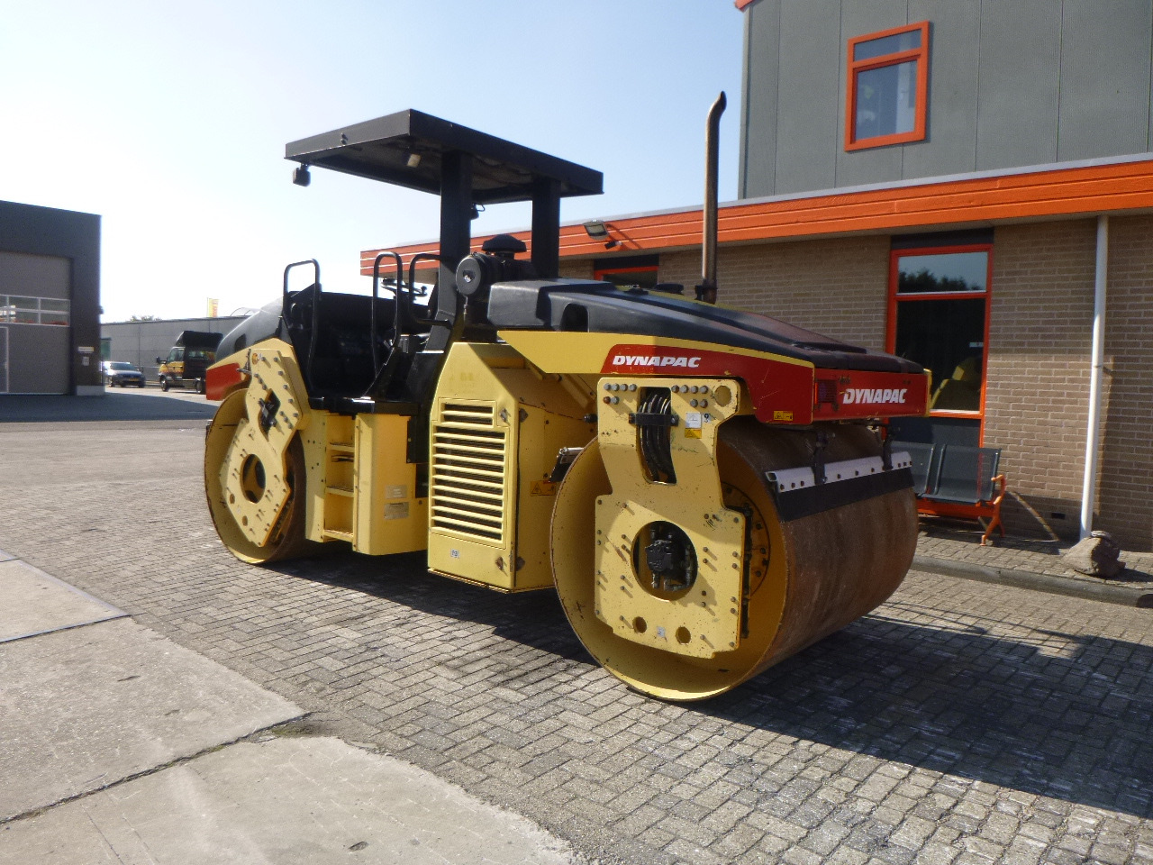 DYNAPAC CC432V - Apisonadora de asfalto: foto 2 DYNAPAC CC432V - Apisonadora de asfalto: foto 2