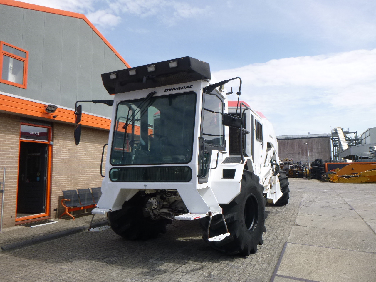 DYNAPAC DS400(RABAUD ROTOSTAB 525) - Estabilizador de suelos: foto 5 DYNAPAC DS400(RABAUD ROTOSTAB 525) - Estabilizador de suelos: foto 5