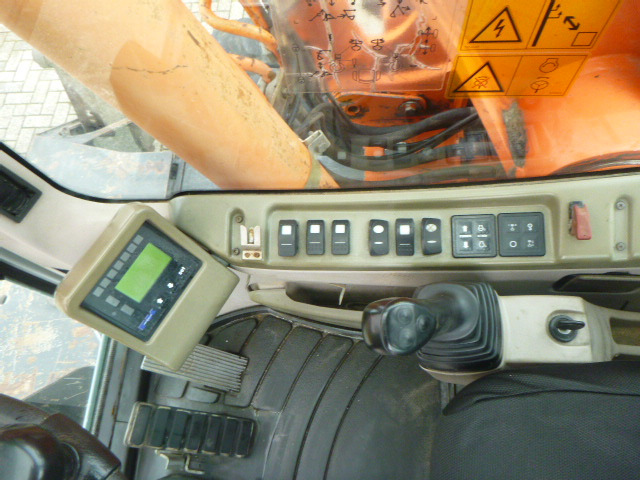 Excavadora de ruedas FIAT-KOBELCO E215W: foto 14