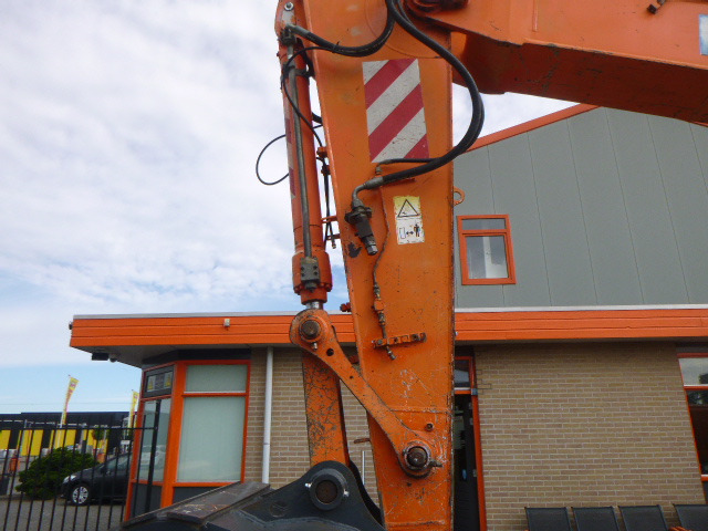 Excavadora de ruedas FIAT-KOBELCO E215W: foto 9