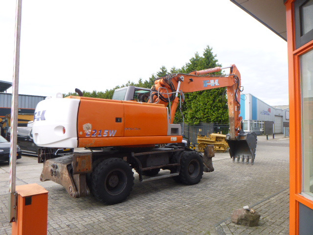 Excavadora de ruedas FIAT-KOBELCO E215W: foto 5