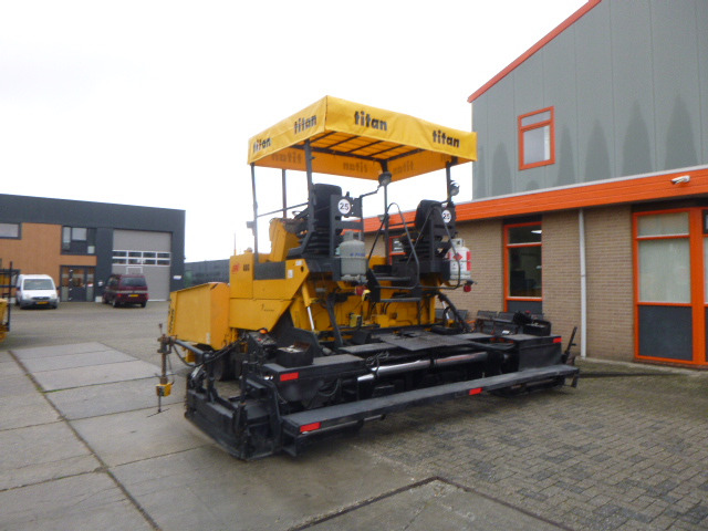 INGERSOLL RAND ABG TITAN 473 - Pavimentadora de asfalto: foto 2 INGERSOLL RAND ABG TITAN 473 - Pavimentadora de asfalto: foto 2