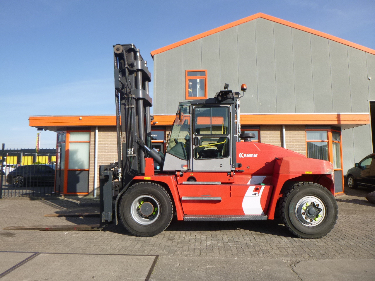 KALMAR DCG140-6 - Carretilla elevadora diésel: foto 2 KALMAR DCG140-6 - Carretilla elevadora diésel: foto 2