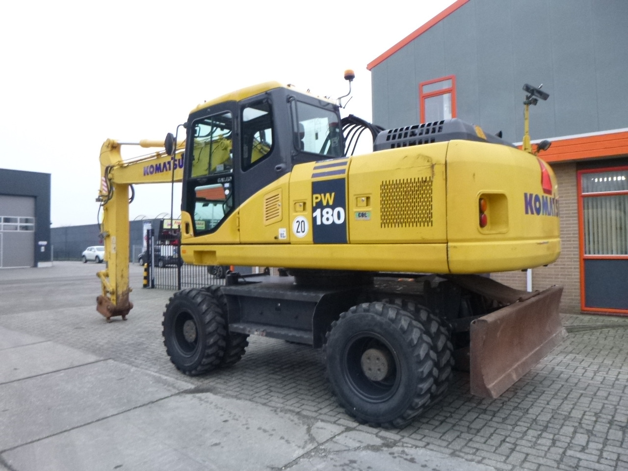 KOMATSU PW180-7EO - Excavadora de ruedas: foto 2 KOMATSU PW180-7EO - Excavadora de ruedas: foto 2