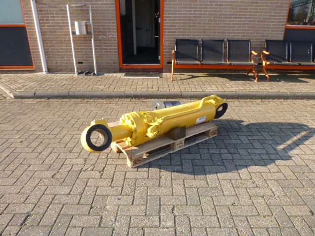 KOMATSU WA600 - Cilindro hidráulico para Cargadora de ruedas: foto 1 KOMATSU WA600 - Cilindro hidráulico para Cargadora de ruedas: foto 1