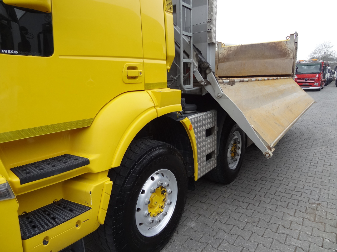 Iveco Trakker 450 8X4 Meiller - Camión volquete: foto 3 Iveco Trakker 450 8X4 Meiller - Camión volquete: foto 3