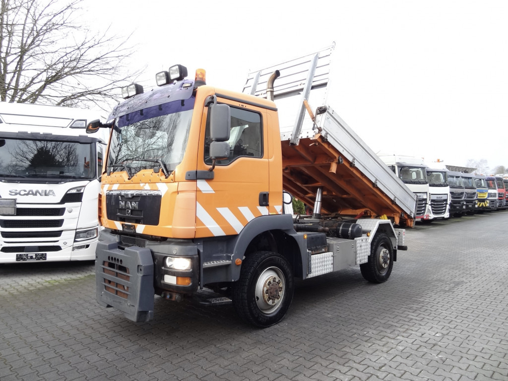MAN TGM 13.250 4X4 Ex-Kommunal - Camión volquete: foto 1 MAN TGM 13.250 4X4 Ex-Kommunal - Camión volquete: foto 1