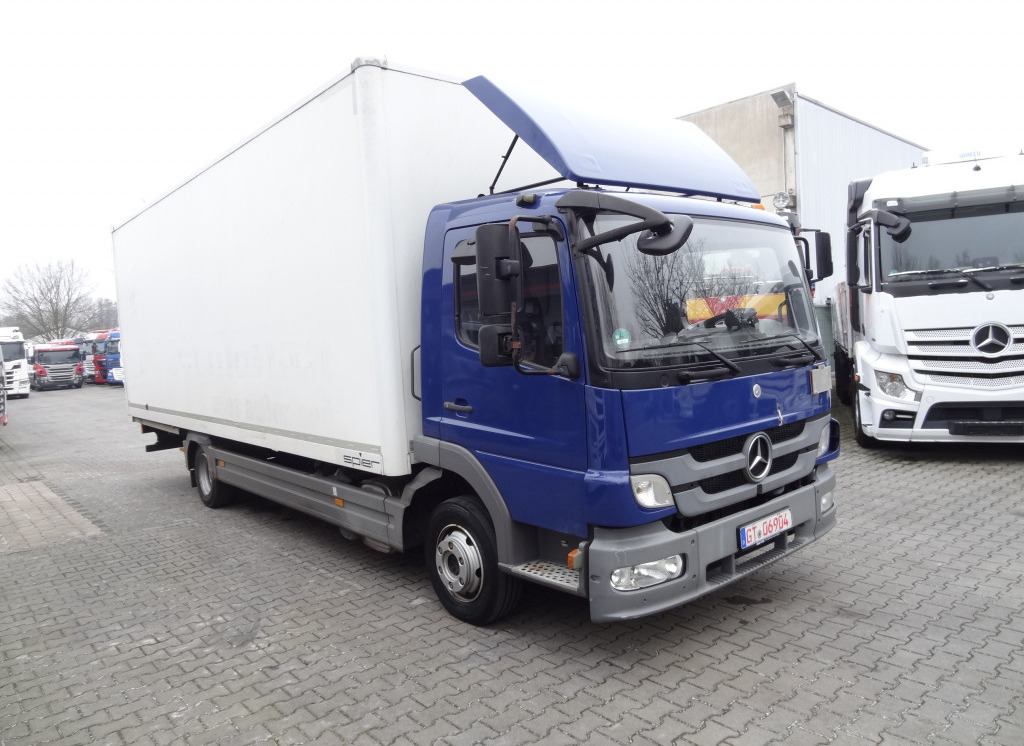 Mercedes-Benz Atego 822 - Camión caja cerrada: foto 3 Mercedes-Benz Atego 822 - Camión caja cerrada: foto 3