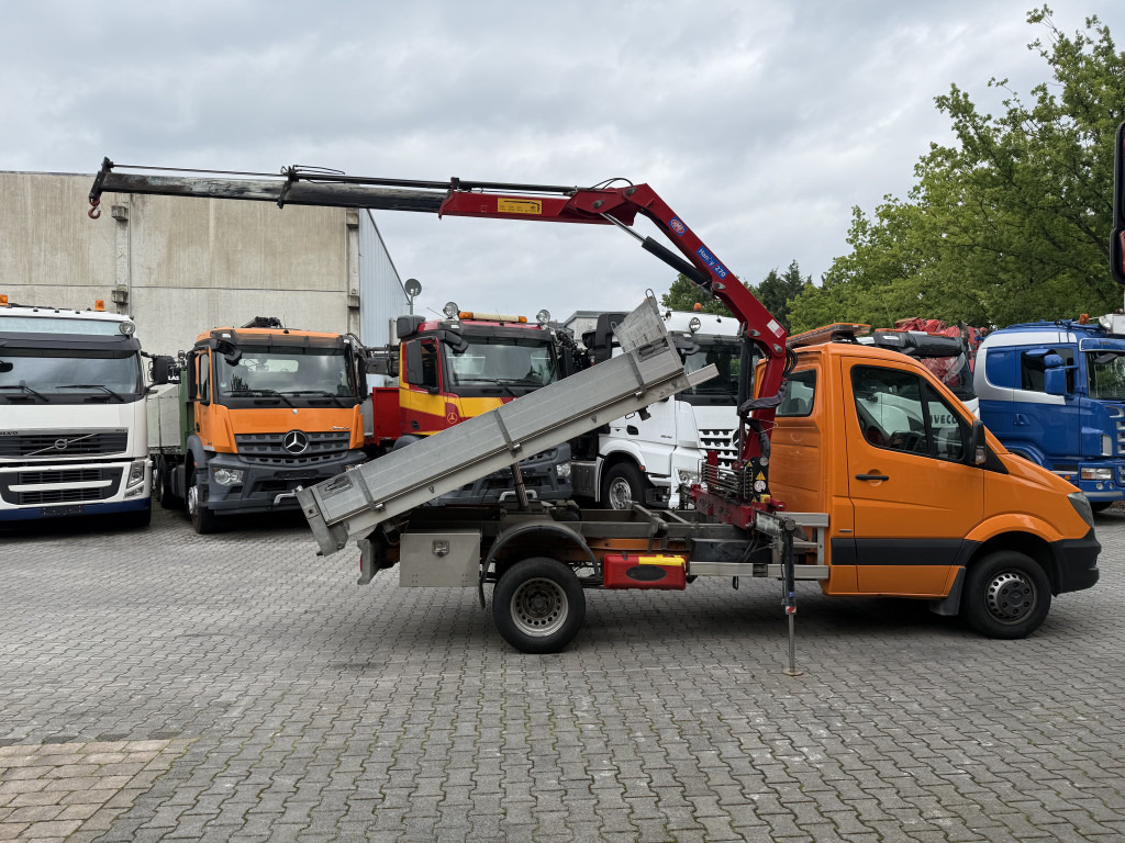 Mercedes-Benz Sprinter 516 Kipper mit Kran HMF 270 - Furgoneta basculante: foto 3 Mercedes-Benz Sprinter 516 Kipper mit Kran HMF 270 - Furgoneta basculante: foto 3