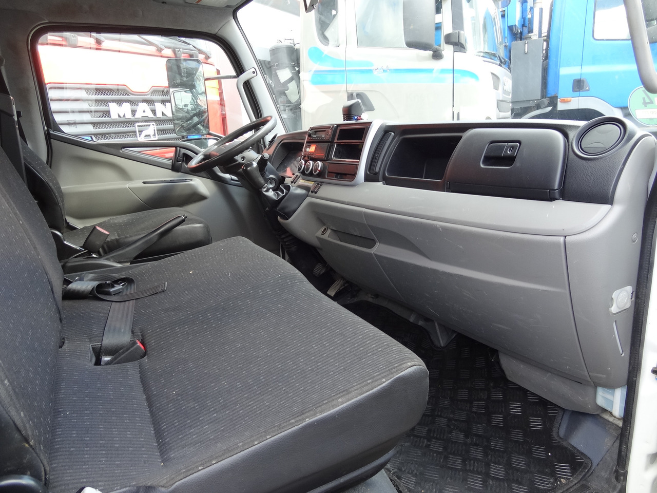 Mitsubishi Fuso 7C18 Meiller - Camión volquete: foto 5 Mitsubishi Fuso 7C18 Meiller - Camión volquete: foto 5