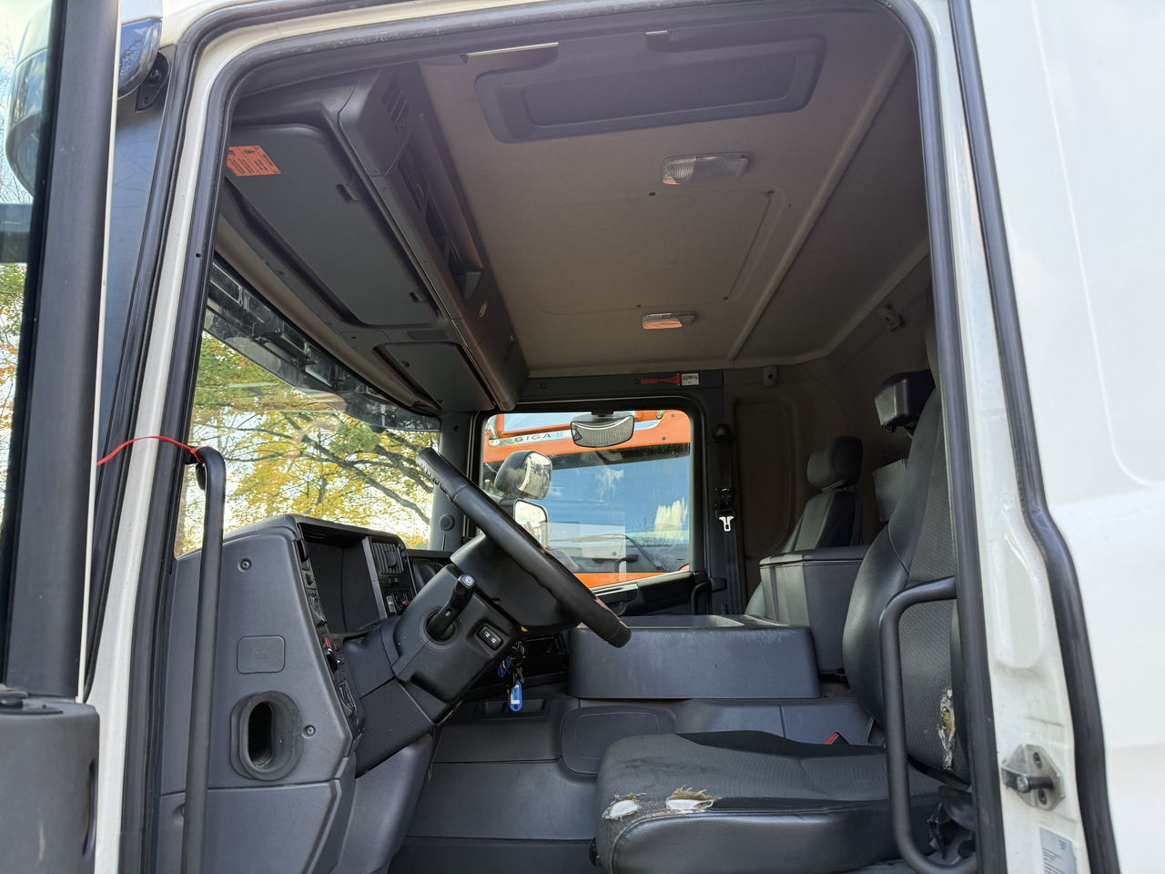 Scania P280 6X2*4 - Camión chasis: foto 4 Scania P280 6X2*4 - Camión chasis: foto 4