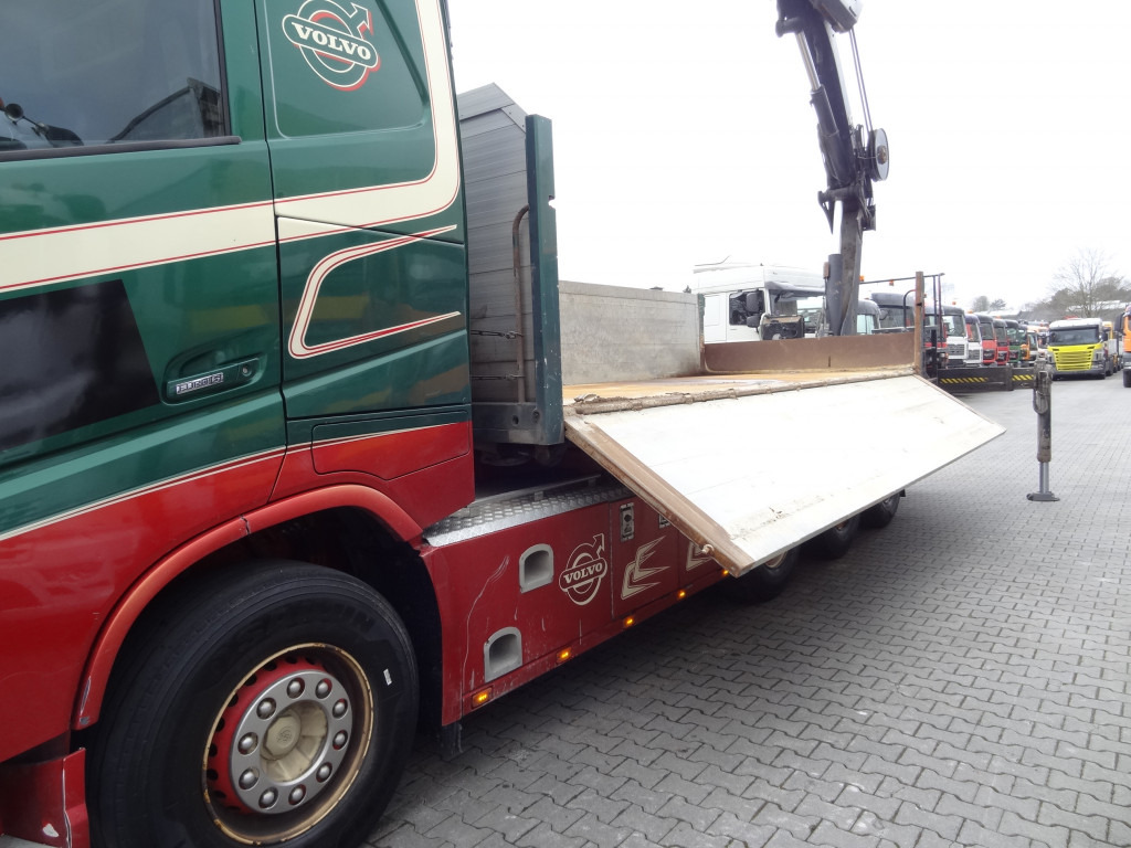 Volvo FH540 8X4 Kipper mit Kran Hiab 244-5 - Camión volquete, Camión grúa: foto 2 Volvo FH540 8X4 Kipper mit Kran Hiab 244-5 - Camión volquete, Camión grúa: foto 2