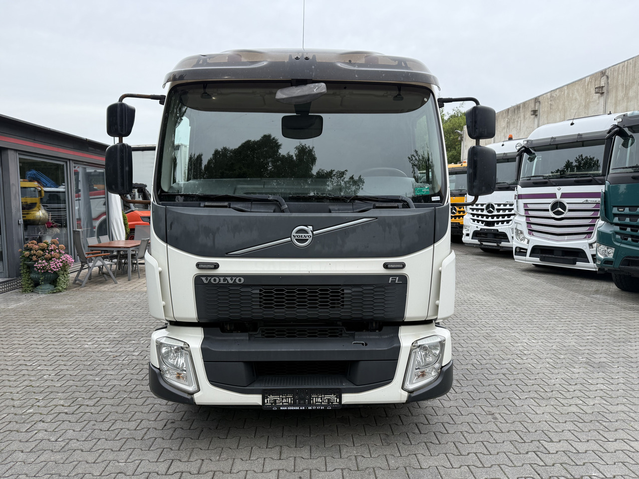 Camión caja abierta, Camión grúa Volvo FL250.16 HMF 875 K3: foto 10