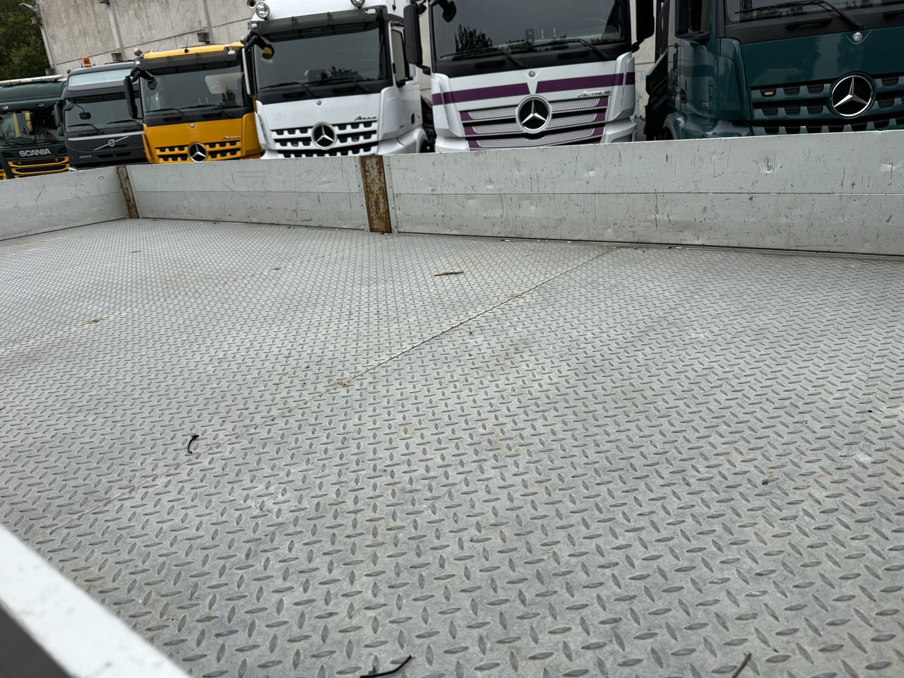 Camión caja abierta, Camión grúa Volvo FL250.16 HMF 875 K3: foto 15