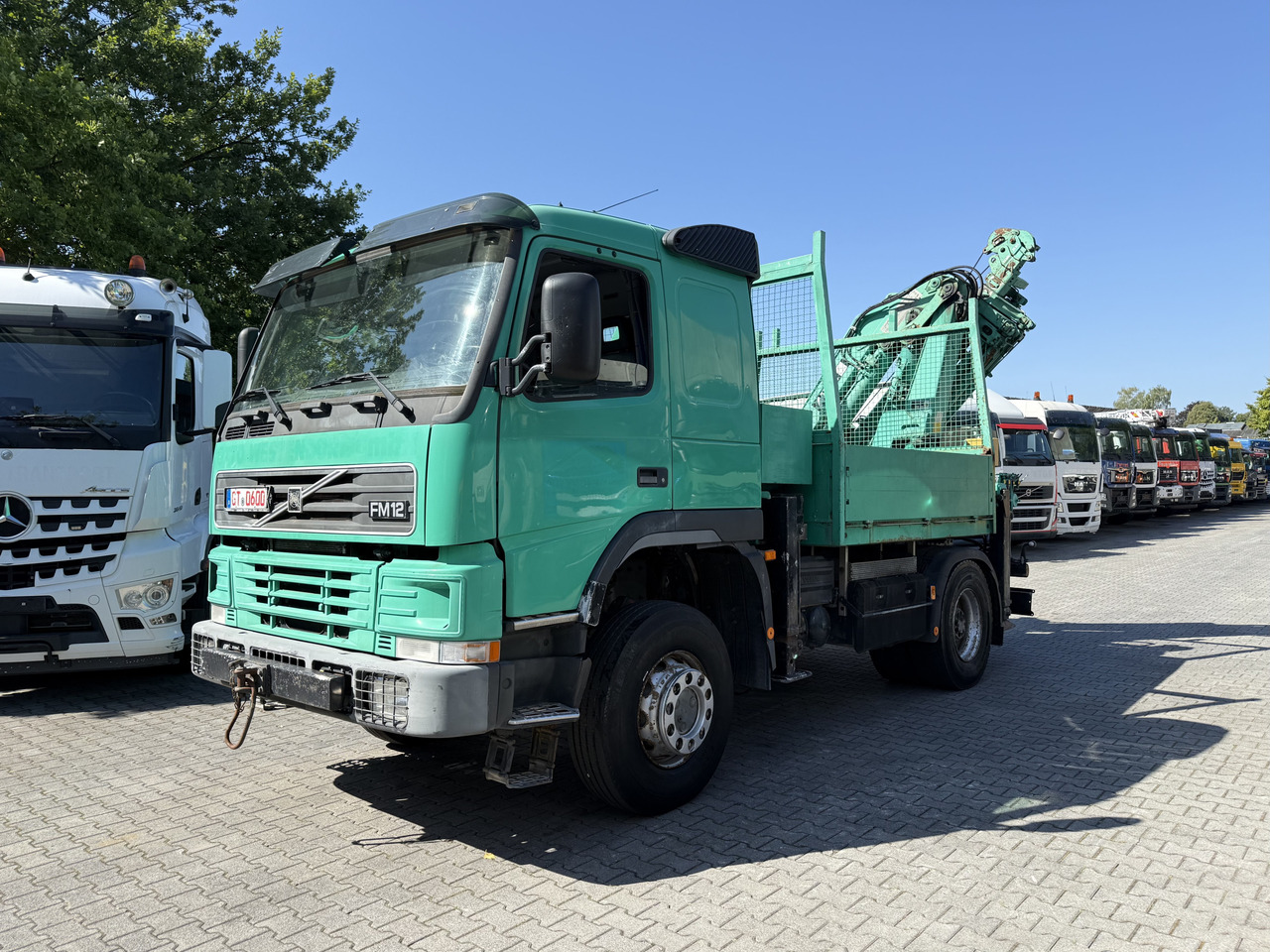Volvo FM12 420 4X4 Kran MKG 300 bis 24 Meter - Camión caja abierta, Camión grúa: foto 1 Volvo FM12 420 4X4 Kran MKG 300 bis 24 Meter - Camión caja abierta, Camión grúa: foto 1