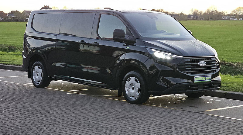 Ford Transit Custom 2.0 L2H1 Navi LED! - Furgoneta pequeña: foto 5 Ford Transit Custom 2.0 L2H1 Navi LED! - Furgoneta pequeña: foto 5