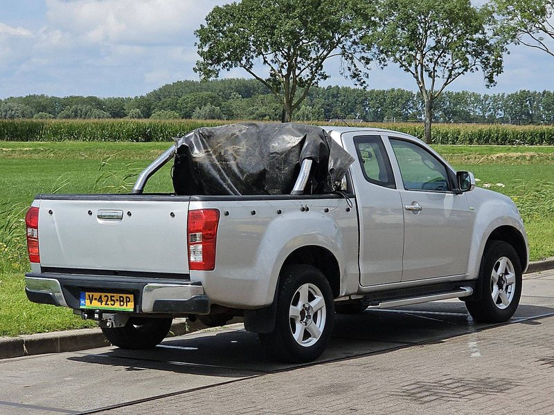 Isuzu D-max 2.5D 4x4 ENGINE-DEFECT! - Pick-up: foto 3 Isuzu D-max 2.5D 4x4 ENGINE-DEFECT! - Pick-up: foto 3