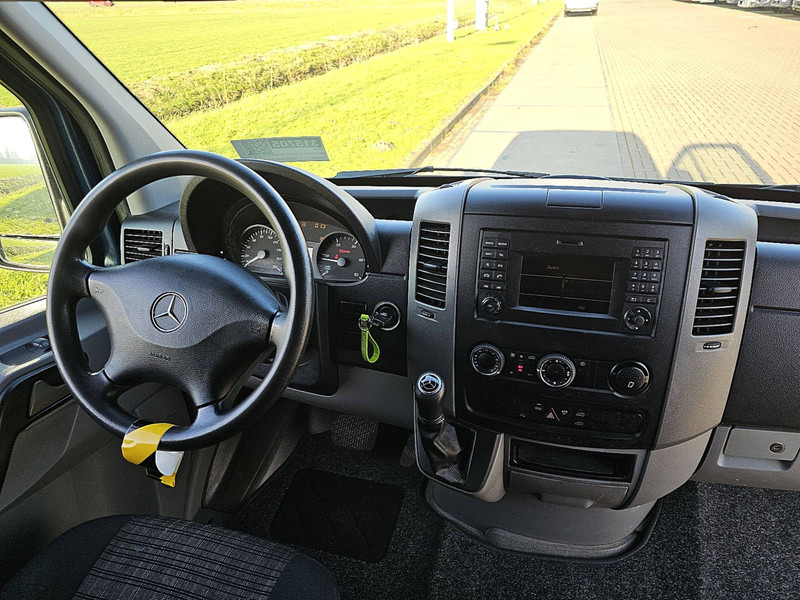 Foto del interior 1: Furgoneta pequeña Mercedes-Benz Sprinter 311 XXL AC AUTOMAAT EUR6