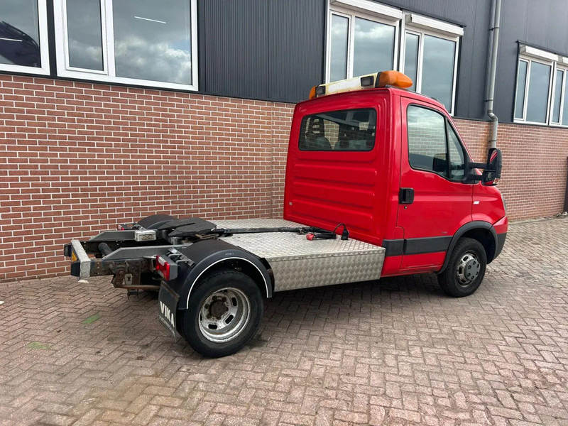 Iveco Daily 40 C18 - Cabeza tractora: foto 4 Iveco Daily 40 C18 - Cabeza tractora: foto 4