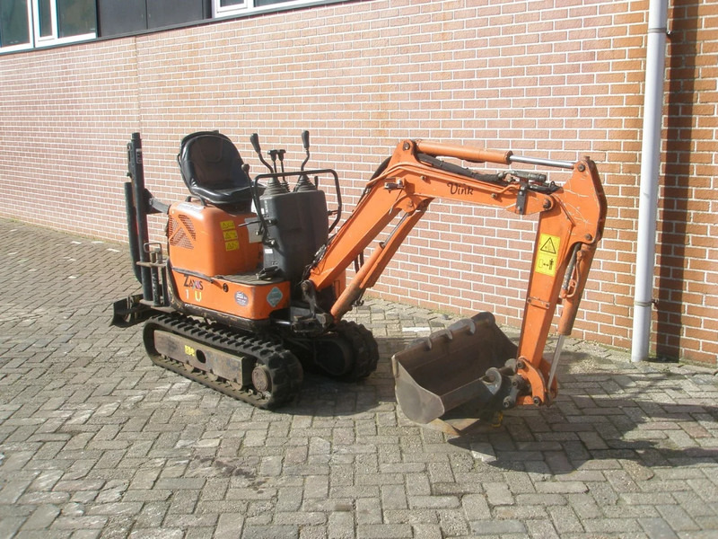 Hitachi ZX10U-2 - Miniexcavadora: foto 4 Hitachi ZX10U-2 - Miniexcavadora: foto 4