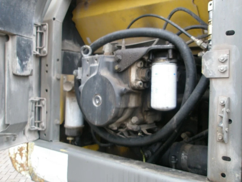 Komatsu PC 210LC-8 - Excavadora de cadenas: foto 5 Komatsu PC 210LC-8 - Excavadora de cadenas: foto 5