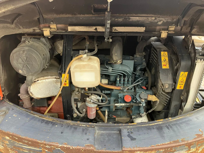 Kubota KX121-3a - Miniexcavadora: foto 5 Kubota KX121-3a - Miniexcavadora: foto 5