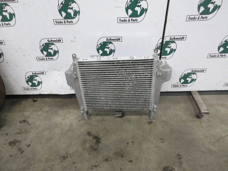 DAF 1708456 // 1708449 RADIATEUR INTERCOOLER DAF 230 LF MODEL 2020 - Radiador para Camión: foto 4 DAF 1708456 // 1708449 RADIATEUR INTERCOOLER DAF 230 LF MODEL 2020 - Radiador para Camión: foto 4
