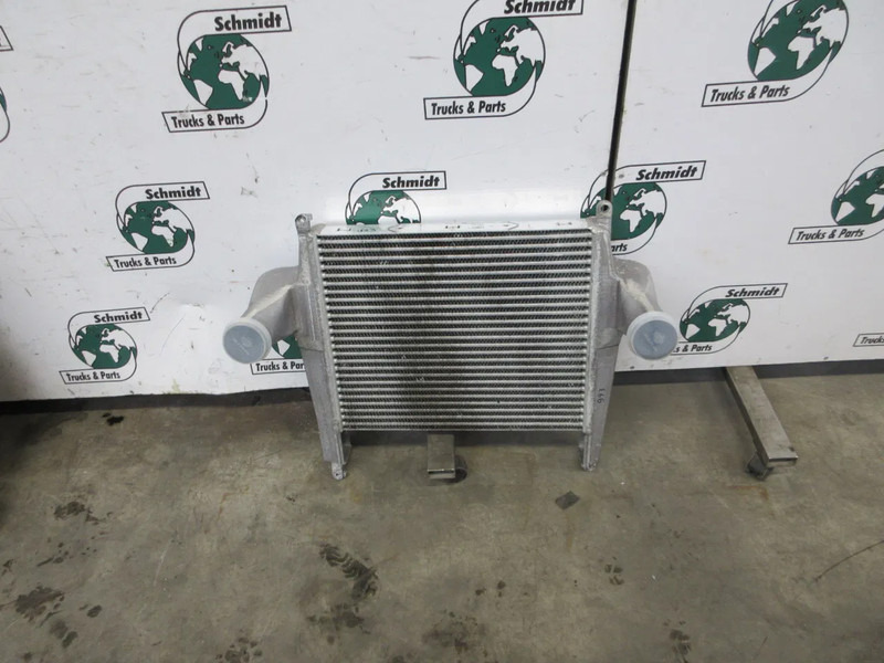 DAF 1708456 // 1708449 RADIATEUR INTERCOOLER DAF 230 LF MODEL 2020 - Radiador para Camión: foto 3 DAF 1708456 // 1708449 RADIATEUR INTERCOOLER DAF 230 LF MODEL 2020 - Radiador para Camión: foto 3