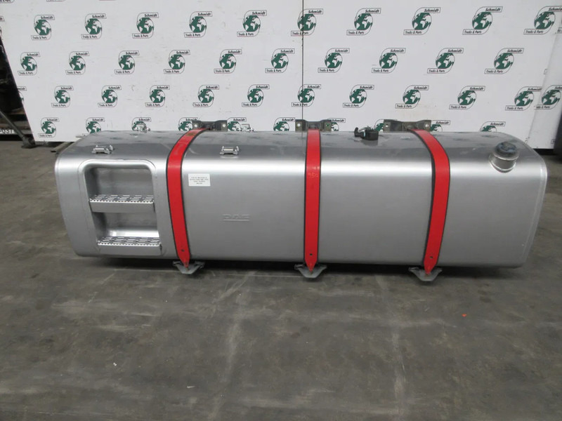 DAF 1944800 DIESELTANK 845 LITER INHOUT DAF XF 480 MODEL 2021 - Depósito de combustible para Camión: foto 5 DAF 1944800 DIESELTANK 845 LITER INHOUT DAF XF 480 MODEL 2021 - Depósito de combustible para Camión: foto 5