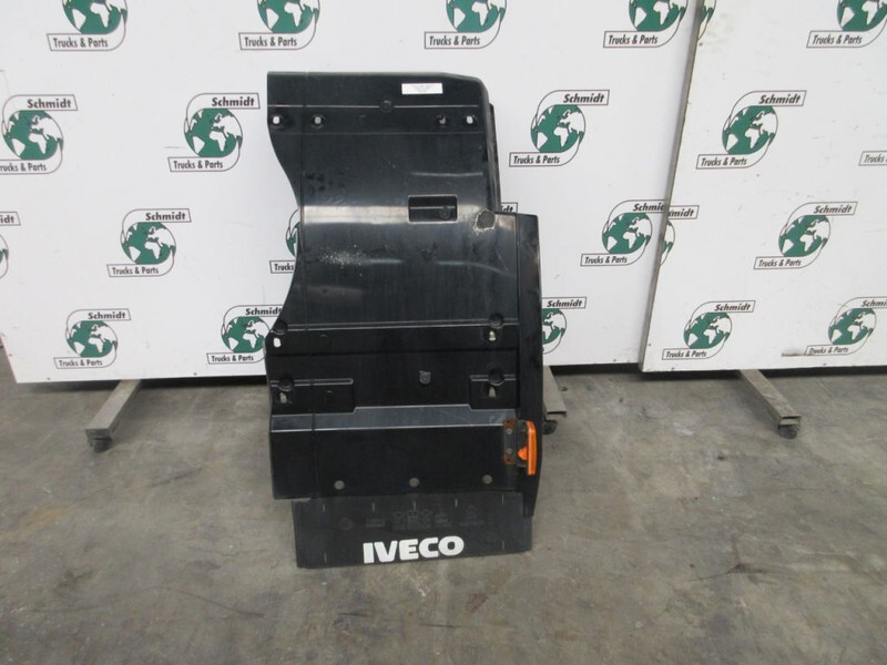 Iveco 5802763571 SPATBORD RECHTS & LINKS S WAY EURO 6 - Bastidor/ Chasis para Camión: foto 5 Iveco 5802763571 SPATBORD RECHTS & LINKS S WAY EURO 6 - Bastidor/ Chasis para Camión: foto 5