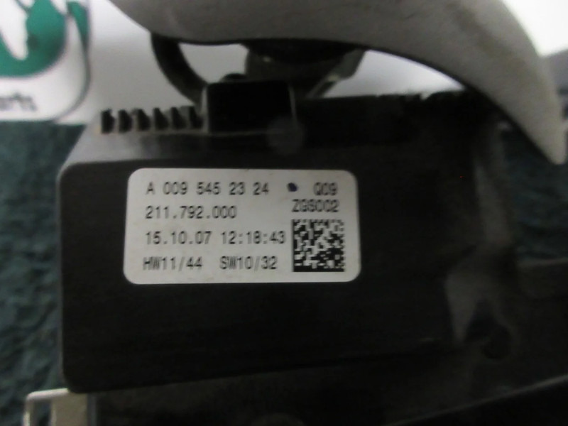 Mercedes-Benz A 009 545 23 24 KOLOMSCHAKELAAR MERCEDES BENZ - Sistema eléctrico para Camión: foto 4 Mercedes-Benz A 009 545 23 24 KOLOMSCHAKELAAR MERCEDES BENZ - Sistema eléctrico para Camión: foto 4