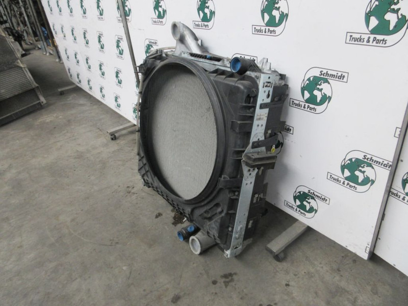 Renault 7422174115 RADIATEUR RENAULT T 460 EURO 6 - Radiador para Camión: foto 2 Renault 7422174115 RADIATEUR RENAULT T 460 EURO 6 - Radiador para Camión: foto 2