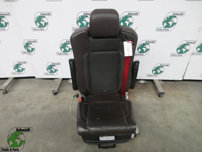 Renault 7484561374 BESTUURDERSTOEL T 520 EURO 6 - Asiento para Camión: foto 1 Renault 7484561374 BESTUURDERSTOEL T 520 EURO 6 - Asiento para Camión: foto 1