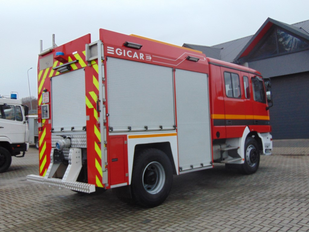 MERCEDES-BENZ Actros 2031 V8 GICAR - Camión de bomberos: foto 4 MERCEDES-BENZ Actros 2031 V8 GICAR - Camión de bomberos: foto 4