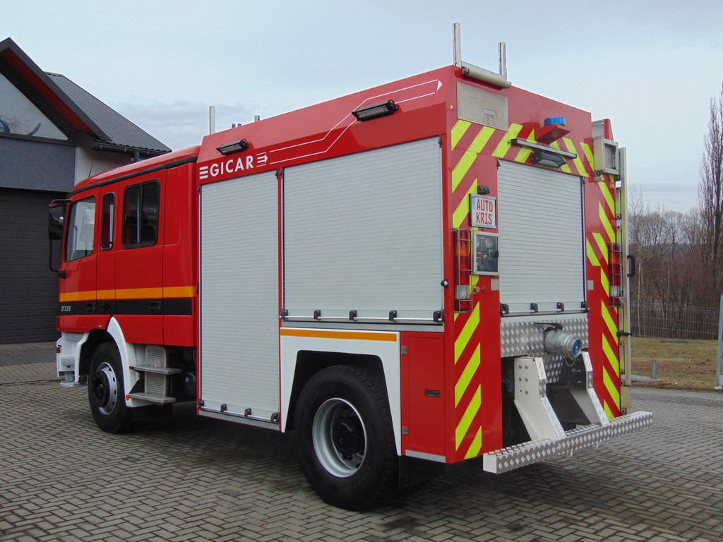MERCEDES-BENZ Actros 2031 V8 GICAR - Camión de bomberos: foto 3 MERCEDES-BENZ Actros 2031 V8 GICAR - Camión de bomberos: foto 3