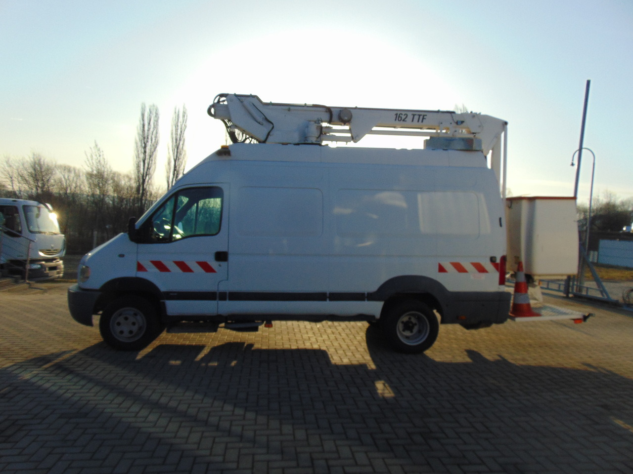 RENAULT Mascott 2,8dCi 110 L2H3 France Elevateur 152TTF 162TTF - Camión con plataforma elevadora: foto 5 RENAULT Mascott 2,8dCi 110 L2H3 France Elevateur 152TTF 162TTF - Camión con plataforma elevadora: foto 5