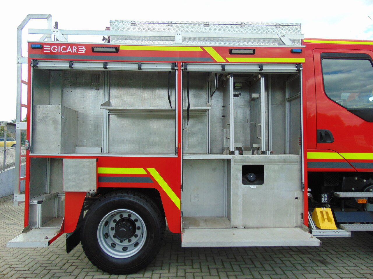 Camión de bomberos RENAULT Midlum 220dCi 4x4 GICAR: foto 11