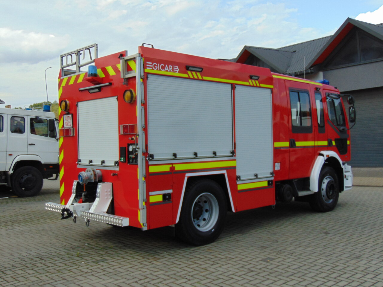 RENAULT Premium 260 GICAR - Camión de bomberos: foto 4 RENAULT Premium 260 GICAR - Camión de bomberos: foto 4