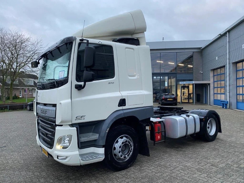 DAF CF370 / NICE CLEAN NL TRUCK / TYRES 80% / AUTOMATIC / EURO-6 / 2015 - Cabeza tractora: foto 1 DAF CF370 / NICE CLEAN NL TRUCK / TYRES 80% / AUTOMATIC / EURO-6 / 2015 - Cabeza tractora: foto 1